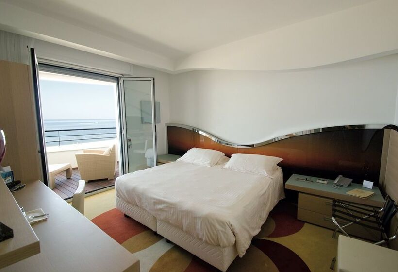 Номер Superior, Waldorf  Premier Resort