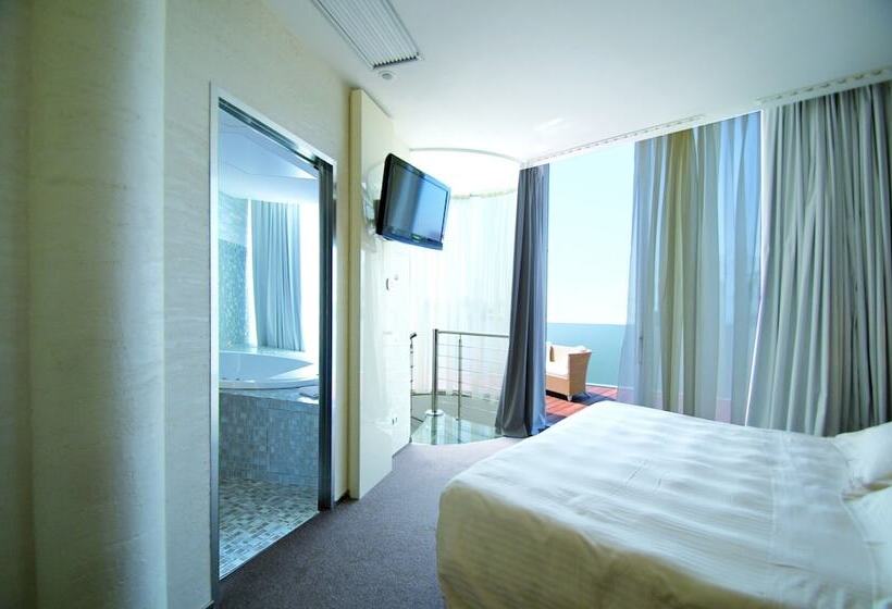 Люкс Deluxe Вид на Море, Waldorf  Premier Resort