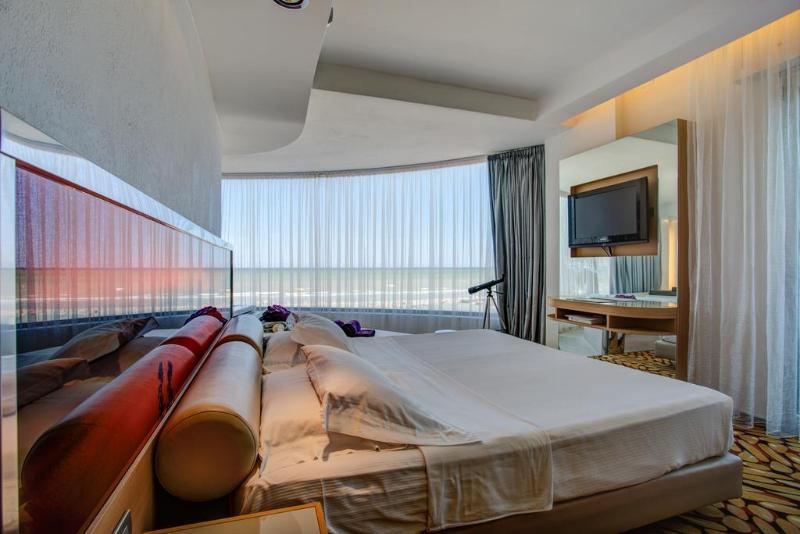Полулюкс Президентский, Waldorf  Premier Resort