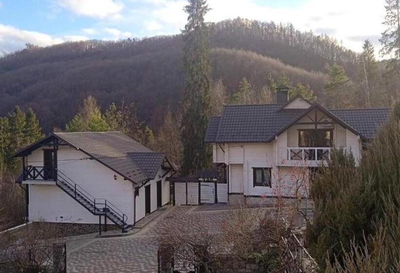 デラックススタジオ, Villa Medova
