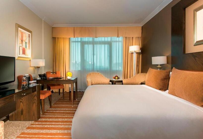 Номер Deluxe Кровать Кинг, Swissotel Al Murooj Dubai