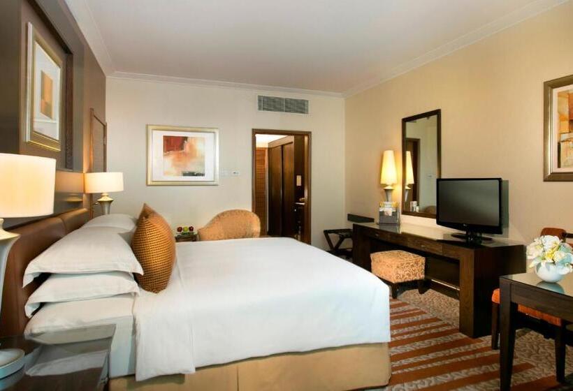 Номер Классика Кровать Кинг, Swissotel Al Murooj Dubai