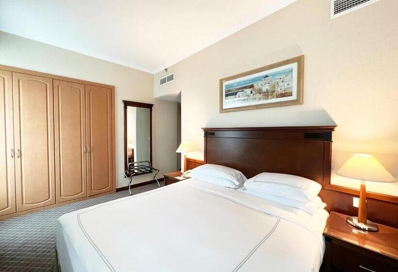 Апартаменты 2 Спальни, Swissotel Al Murooj Dubai