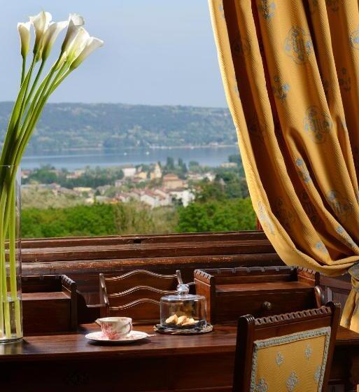 Suite with lake view, Castello Dal Pozzo