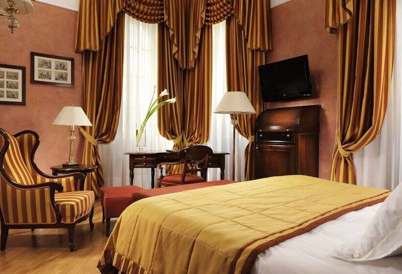 Полулюкс, Castello Dal Pozzo
