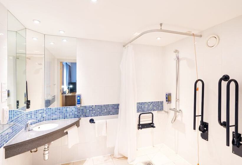 Номер Стандарт Адаптированный для Инвалидов, Holiday Inn Express Dundee, An Ihg