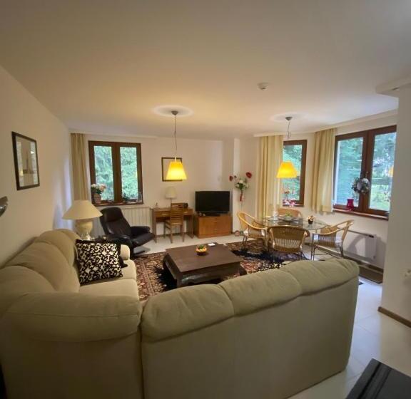 Апартаменты 2 Спальни, Hq Apartments Villa Park