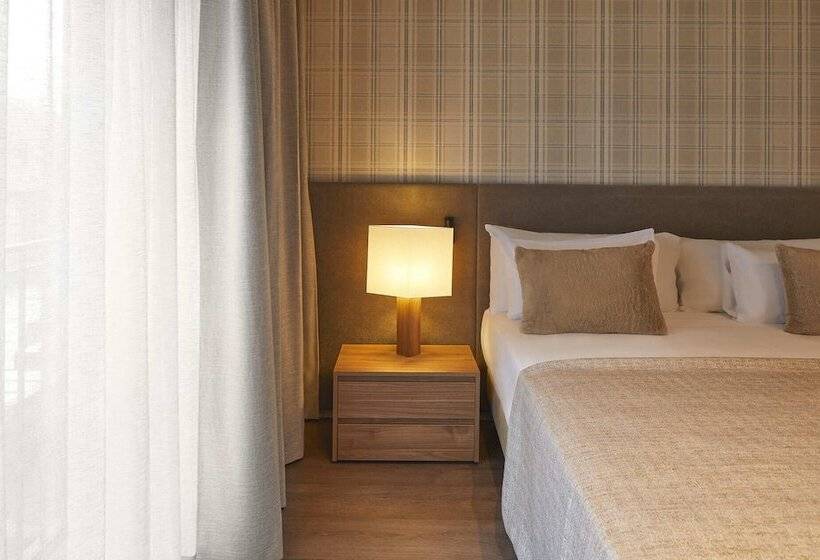 Полулюкс, Mim Baqueira Luxury & Spa