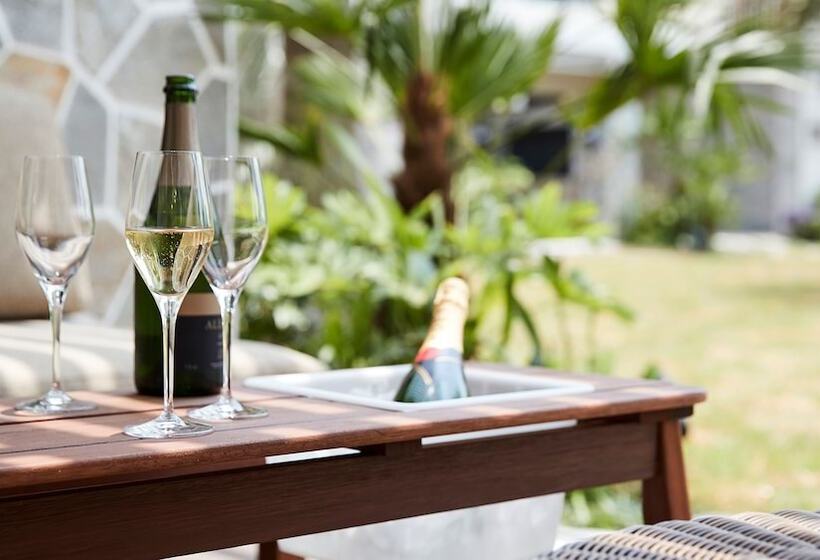 Семейный Номер с Койками, The Suites Hotel Jeju