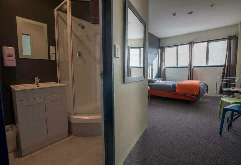 اتاق استاندارد, Rock Solid Backpackers Rotorua