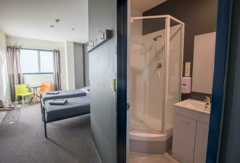اتاق استاندارد, Rock Solid Backpackers Rotorua