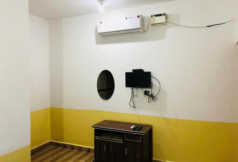 اتاق اکونومی, Blue Waves Guest House