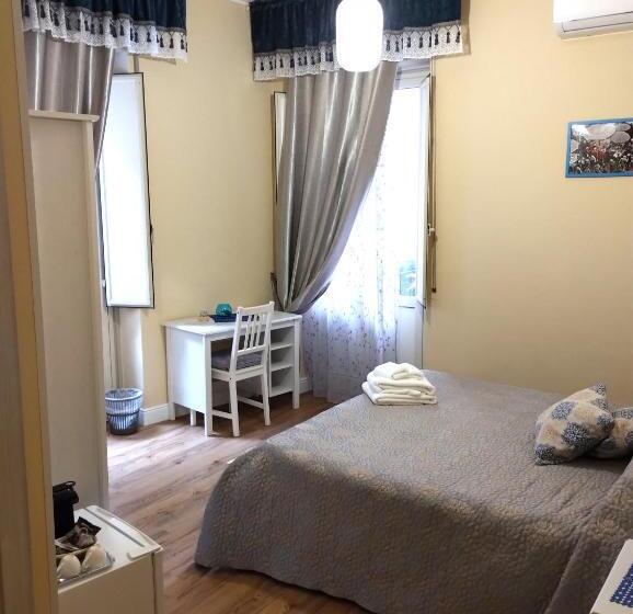 اتاق استاندارد با بالکن, Al Quadrato D Oro Rooms