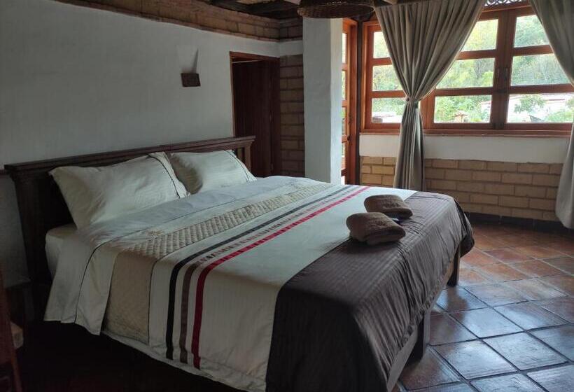 带按摩浴盆的套房, Casona Real Santa Barbara