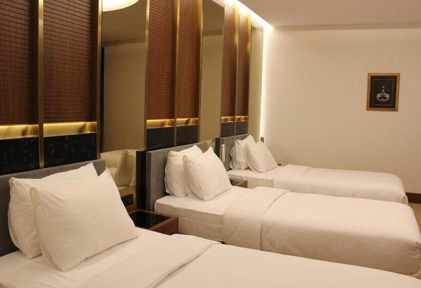 اتاق پریمیوم سه تخته, Henna Hotel Istanbul