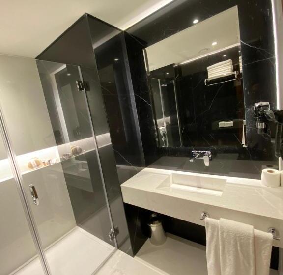 اتاق پریمیوم سه تخته, Henna Hotel Istanbul