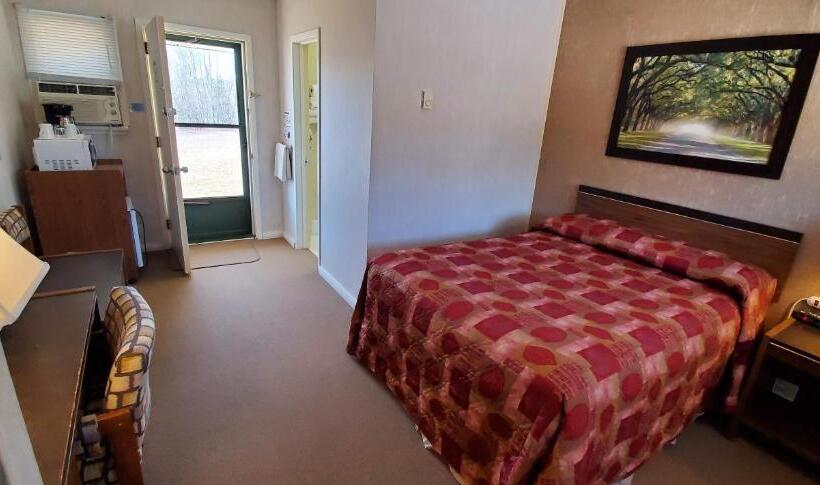 Номер Deluxe, Pinewood Inn