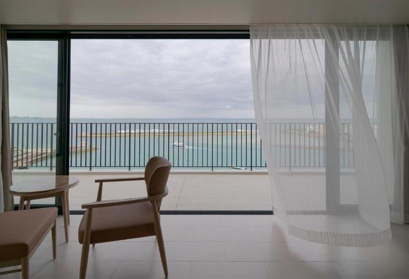 클럽 스위트, Mb Gallery Chatan By The Terrace Hotels