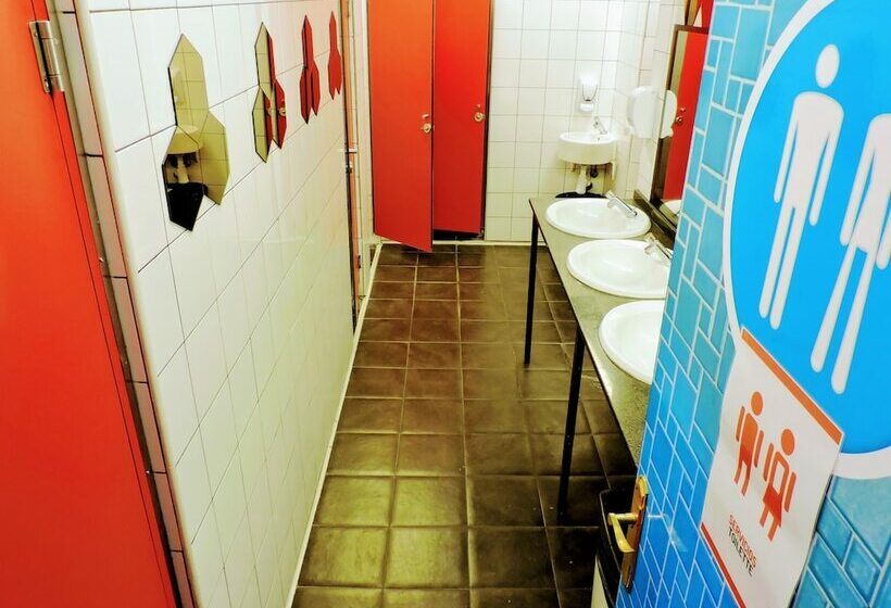 اتاق استاندارد با سرویس بهداشتی مشترک, Feetup Home Backpackers Valencia