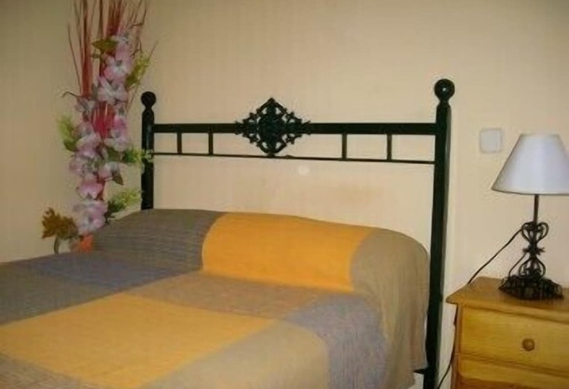 Номер Стандарт Трехместный, Hostal Ds