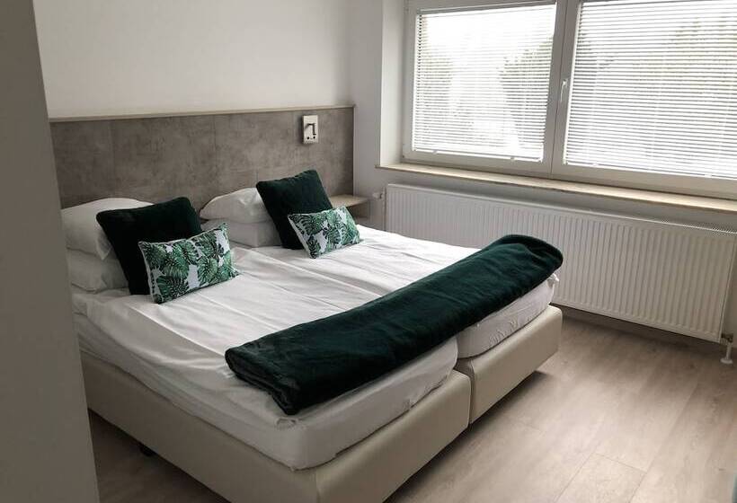 Номер Стандарт, Hotleu