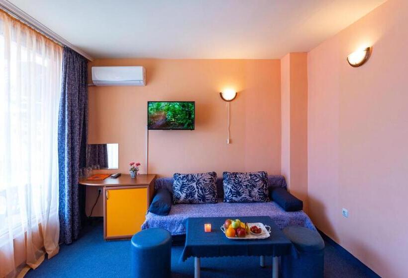 Семейный Номер Вид на Море, Family Hotel Jemelly