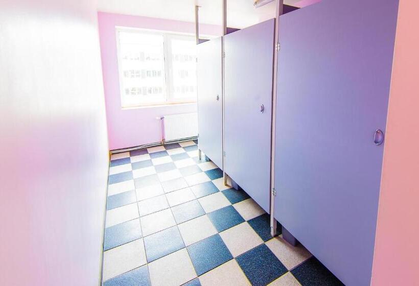اتاق اکونومی, Hostel Brize