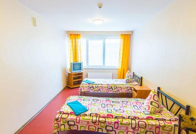 اتاق اکونومی, Hostel Brize