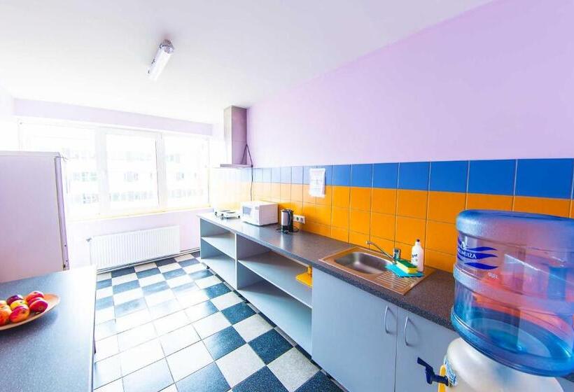 Economy Triple Room, Hostel Brize