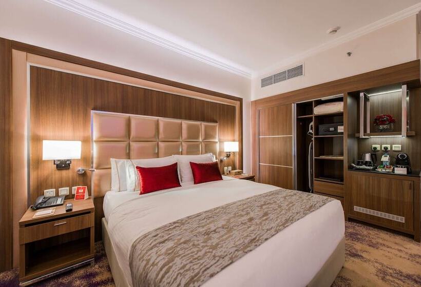 Номер Superior, Ramada By Wyndham Continental Jeddah