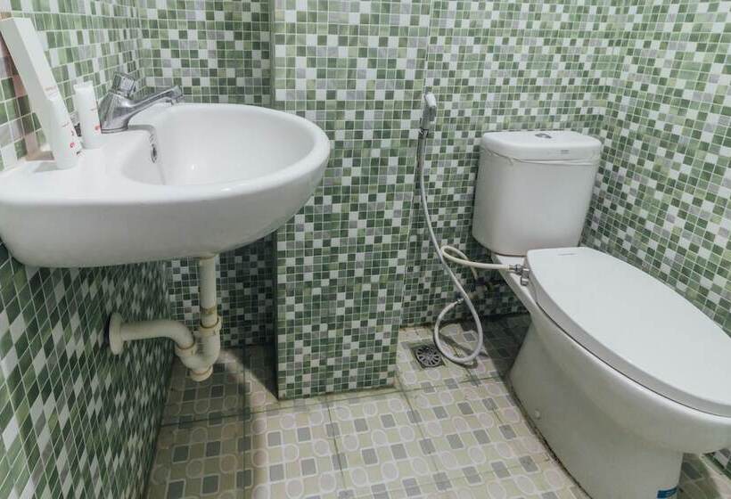 اتاق استاندارد, Satria Guest House By Oyo Rooms
