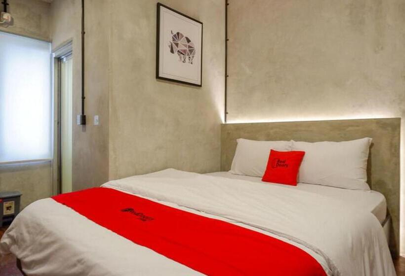 Номер Deluxe, Reddoorz Plus Near Kawasan Sam Poo Kong Semarang
