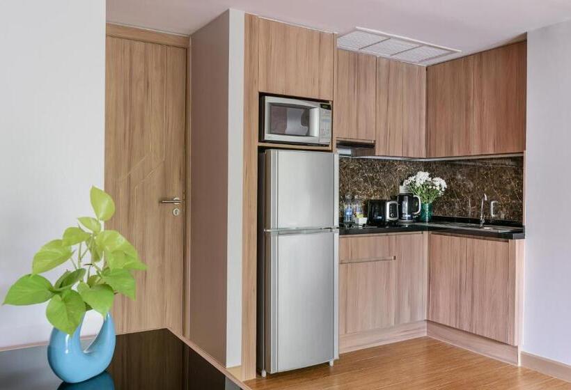 سوییت, Adelphi Grande Sukhumvit
