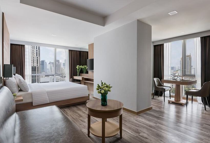 استودیوی لوکس, Adelphi Grande Sukhumvit