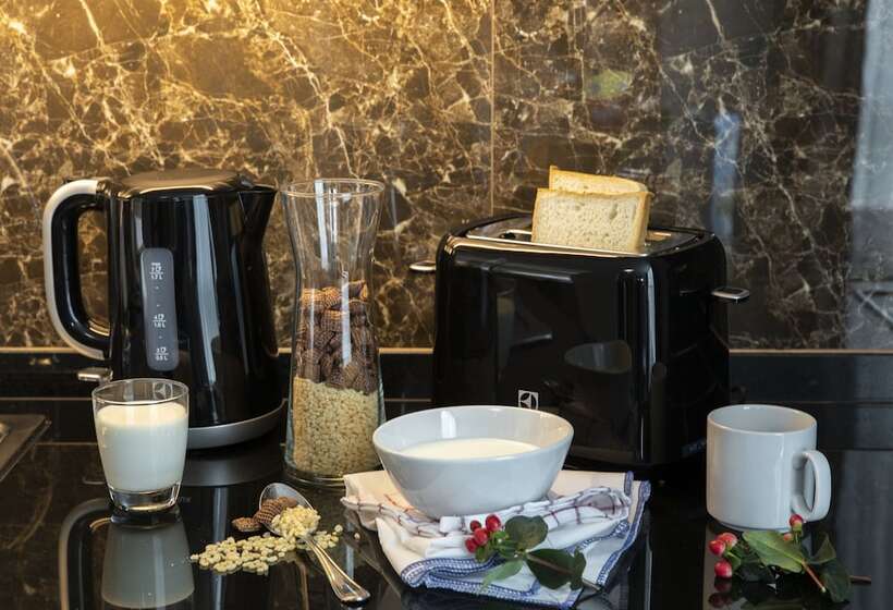 سوییت لوکس, Adelphi Grande Sukhumvit