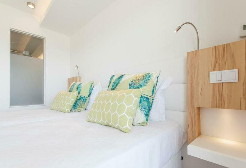 Apartamento Superior 2 Dormitórios, Alfagar Apart