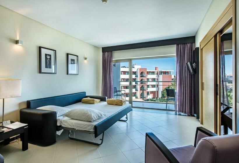 패밀리 아파트, Areias Village Beach Suite