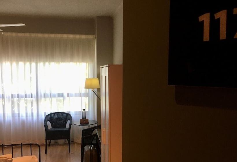 高级三人间, Md Modern Hotel   Jardines