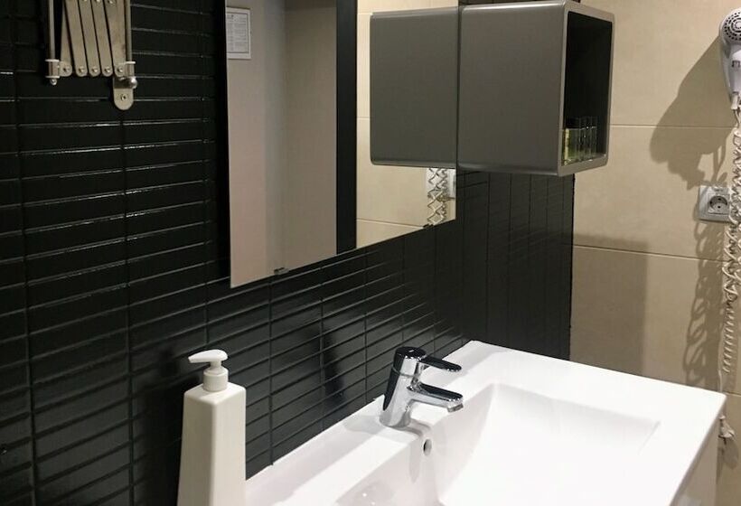 高级三人间, Md Modern Hotel   Jardines