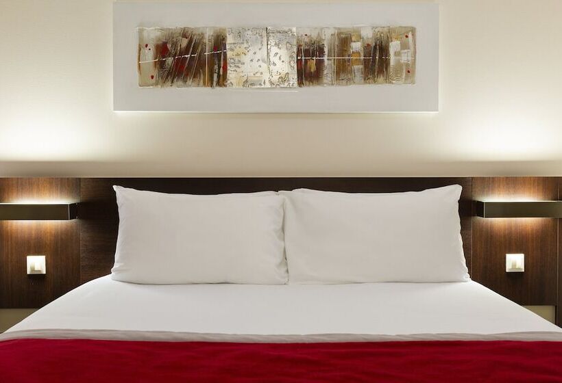 Номер Премиум Вид на Озеро, Holiday Inn   Strasbourg   Nord, An Ihg