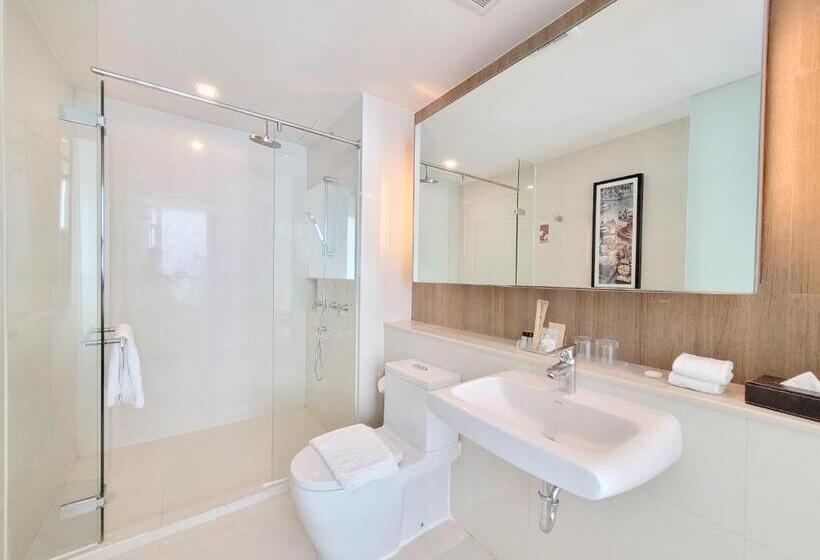 带大床的豪华间, On 8 Sukhumvit Nana Bangkok By Compass Hospitality