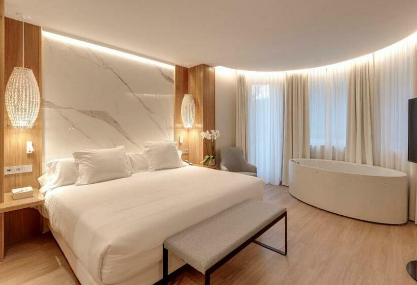 Люкс с гидромассажем, Boutique Mirlo Barcelona