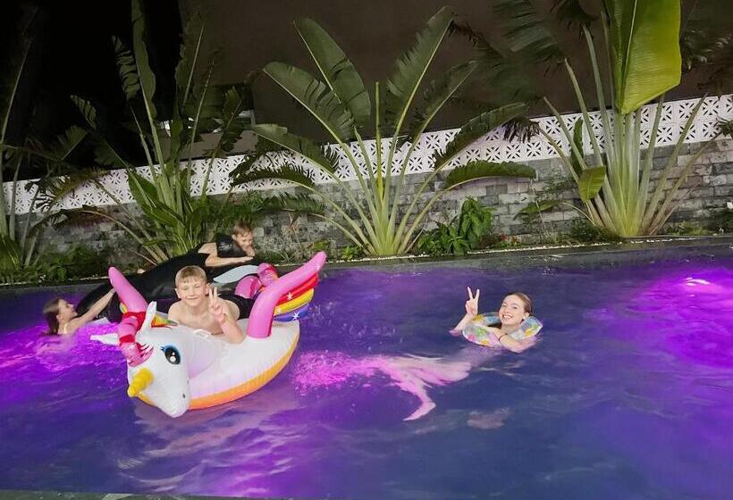 اتاق استاندارد با چشم‌انداز استخر, Lotus Hotel Ninh Bình