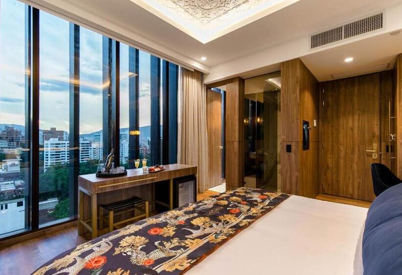 스위트 킹사이즈 침대, Marquee Medellín