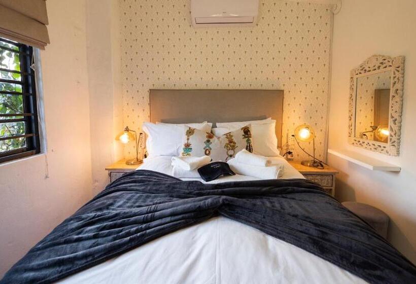 Бунгало Стандарт, Fever Tree Guesthouse