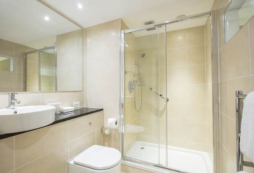 Полулюкс, Doubletree By Hilton Hotel And Spa Chester