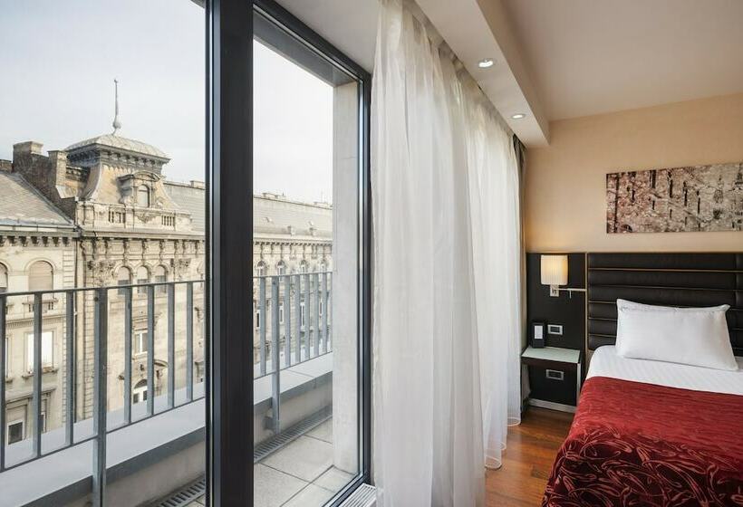 高级大房间, Exe Budapest Center
