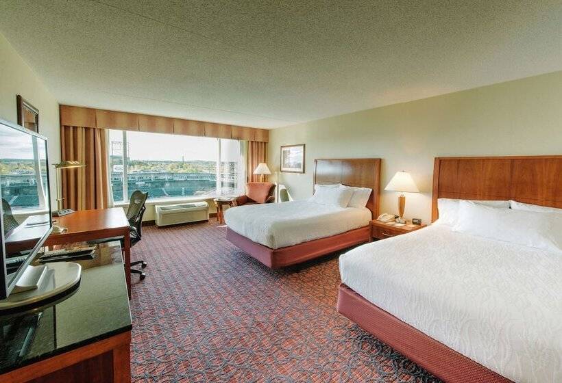 带2个双人床的标准工作室, Hilton Garden Inn Manchester Downtown