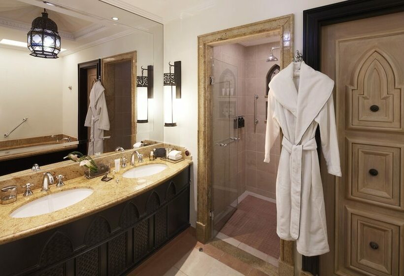 Номер Клуб, Jumeirah Mina Al Salam Dubai