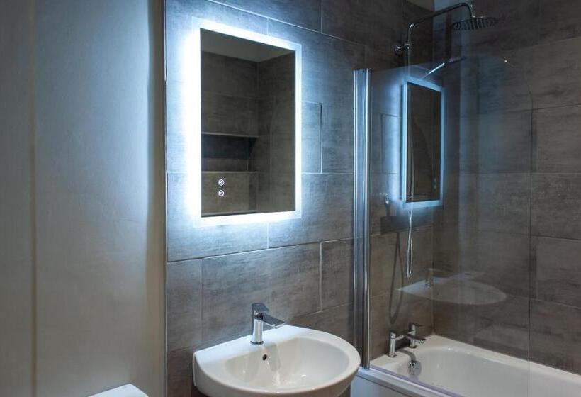 Номер Стандарт, Coach House Inn
